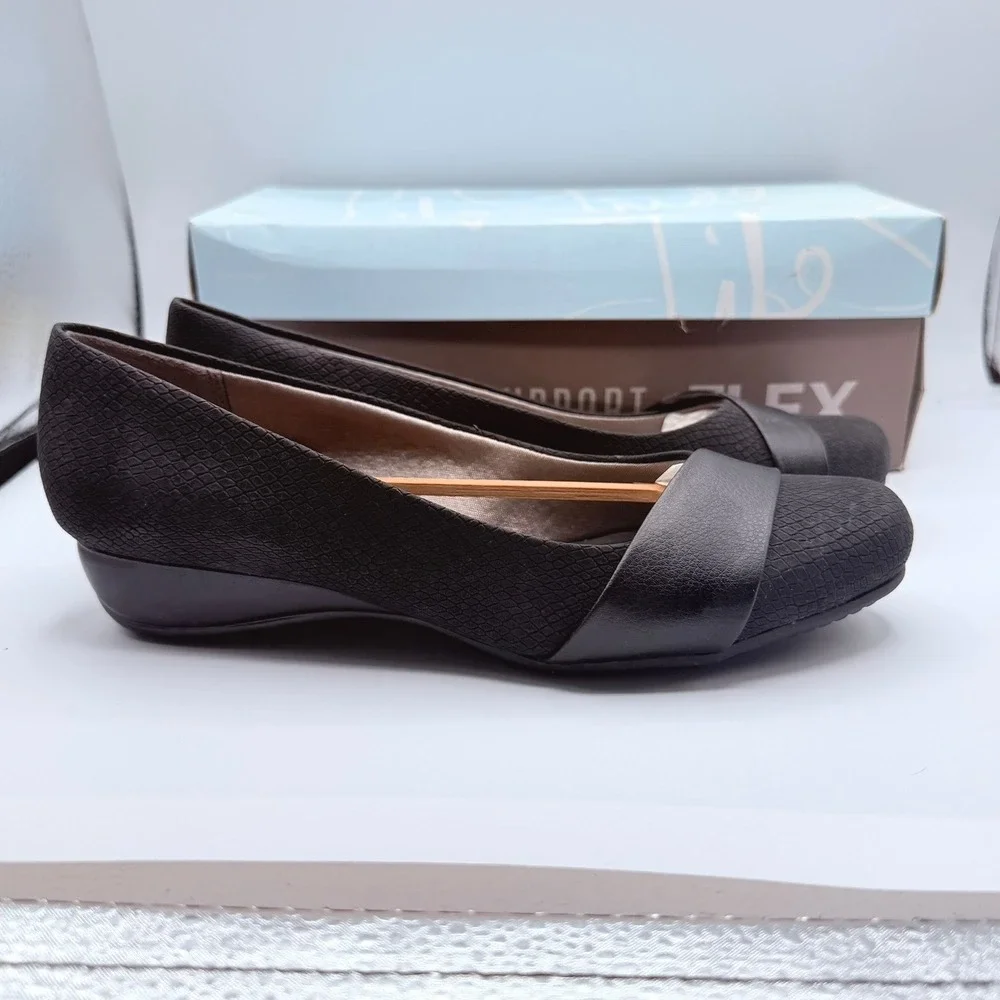 LifeStride Dylan Wedge Pump Womens 8.5 Wide Black Rattle Snakeskin Comfort Shoes